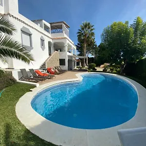 luxury-villa-marbella-with-nice-garden-pool-and-jacuzzi.1costadelsol.com/