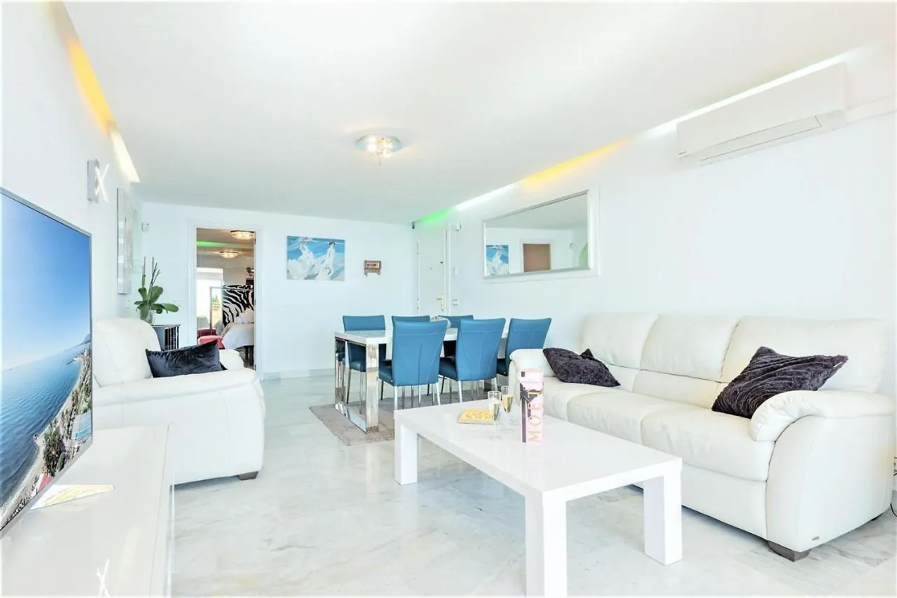 Beachfront Apartment Marbella Center 0*,