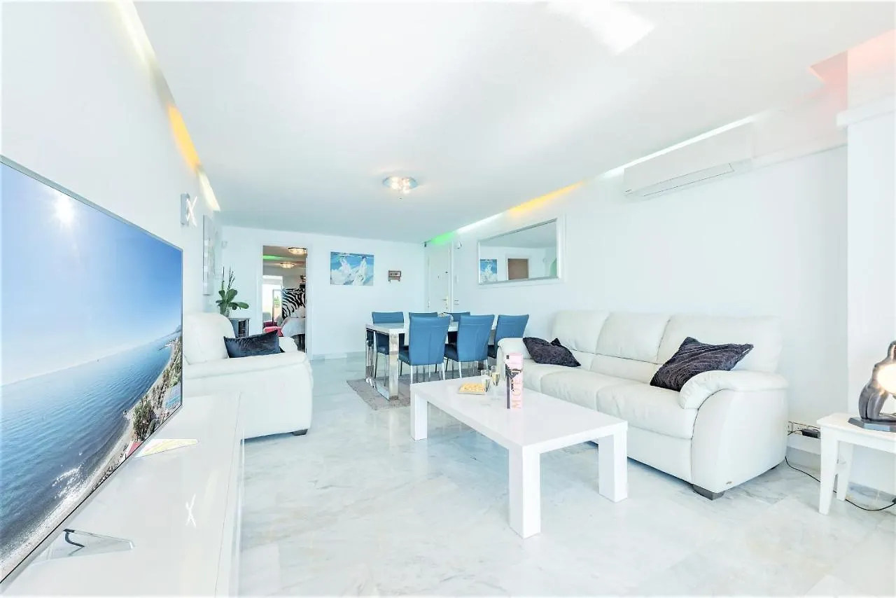 Beachfront Apartment Marbella Center 0*,